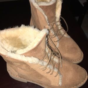 6.5 Quincy Ugg Boots